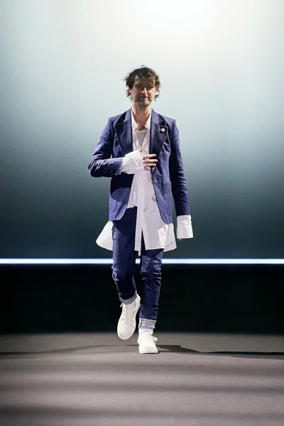 Look 37